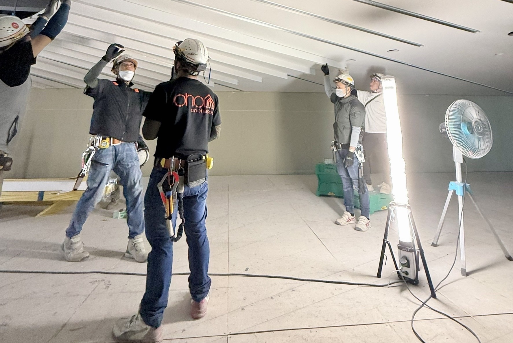 金属パネルとは